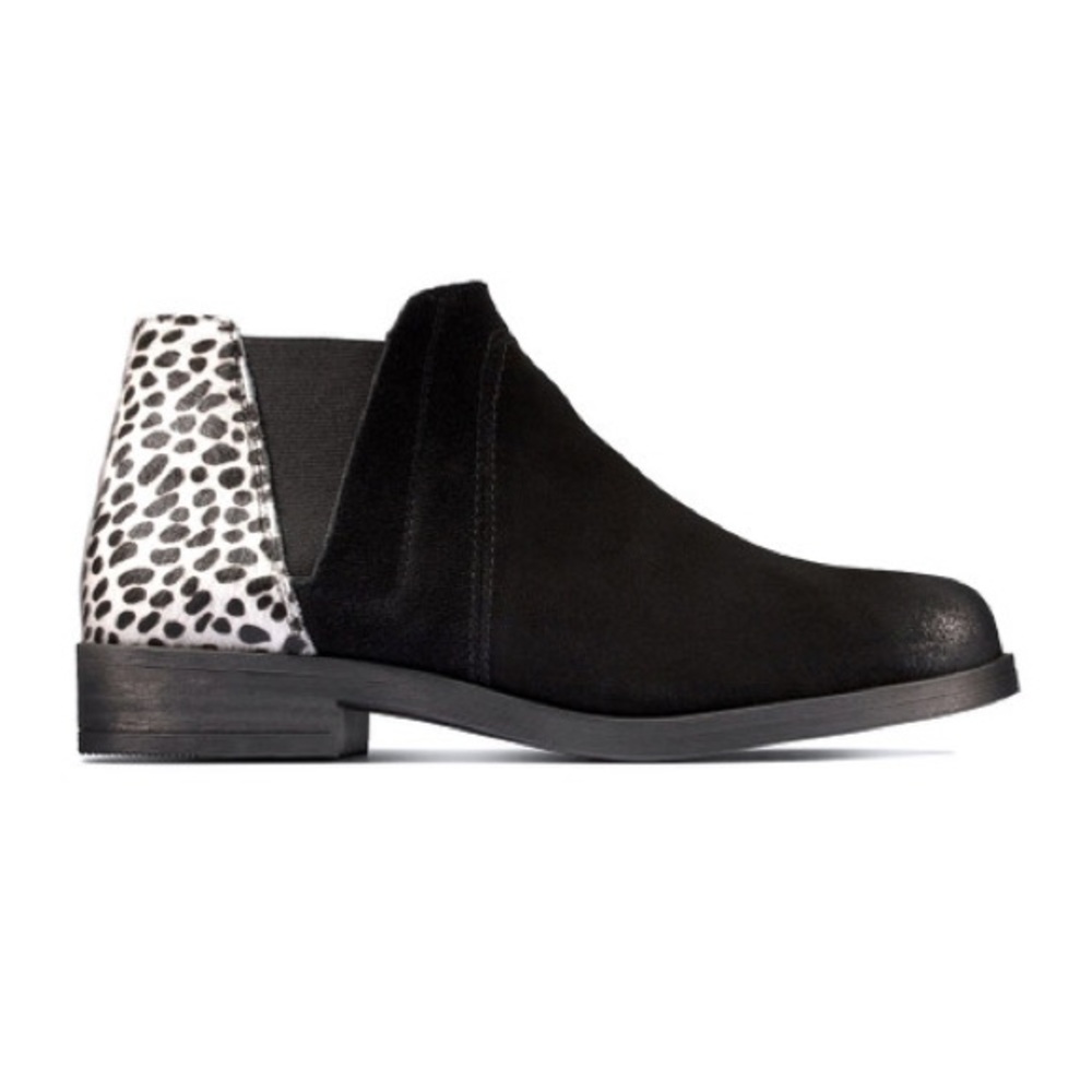 NEW!! Women’s Clarks Demi2 Beat Black Combination Bootie Size 6.5M